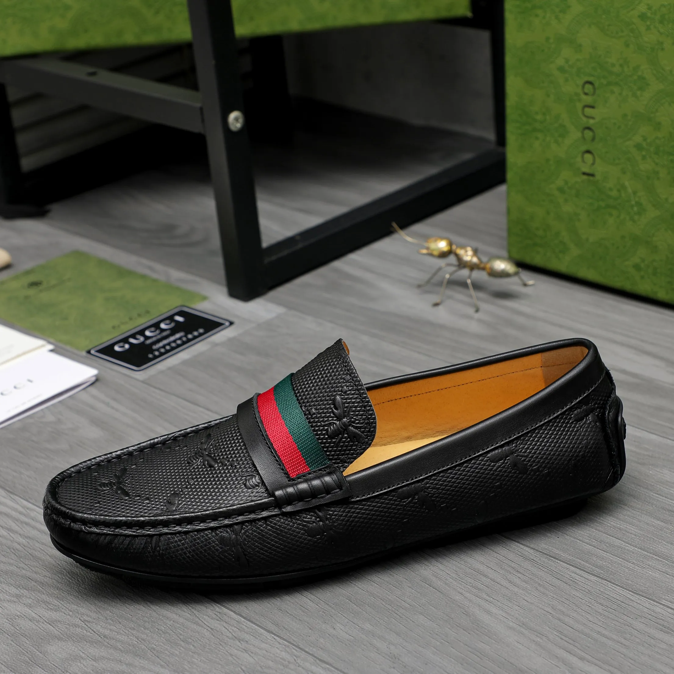 Men's shoes 💰400 Product trademark: GUCCI "Gucci" casual slip-on shoes Regular size: 38-45 (45 is custom-made and non-returnable) Product materials: Selected embossed cowhide upper, pigskin lining, rubber outsole